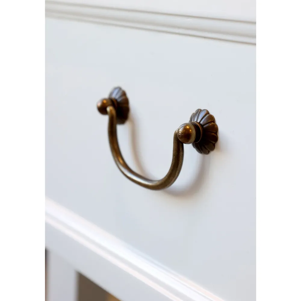 Online Chic Antique Anrichtetisch mit zwei Schubladen