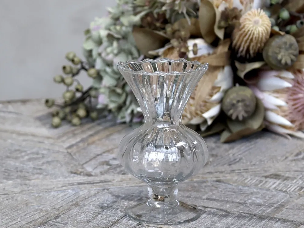 Hot Chic Antique Glasvase auf Fuß