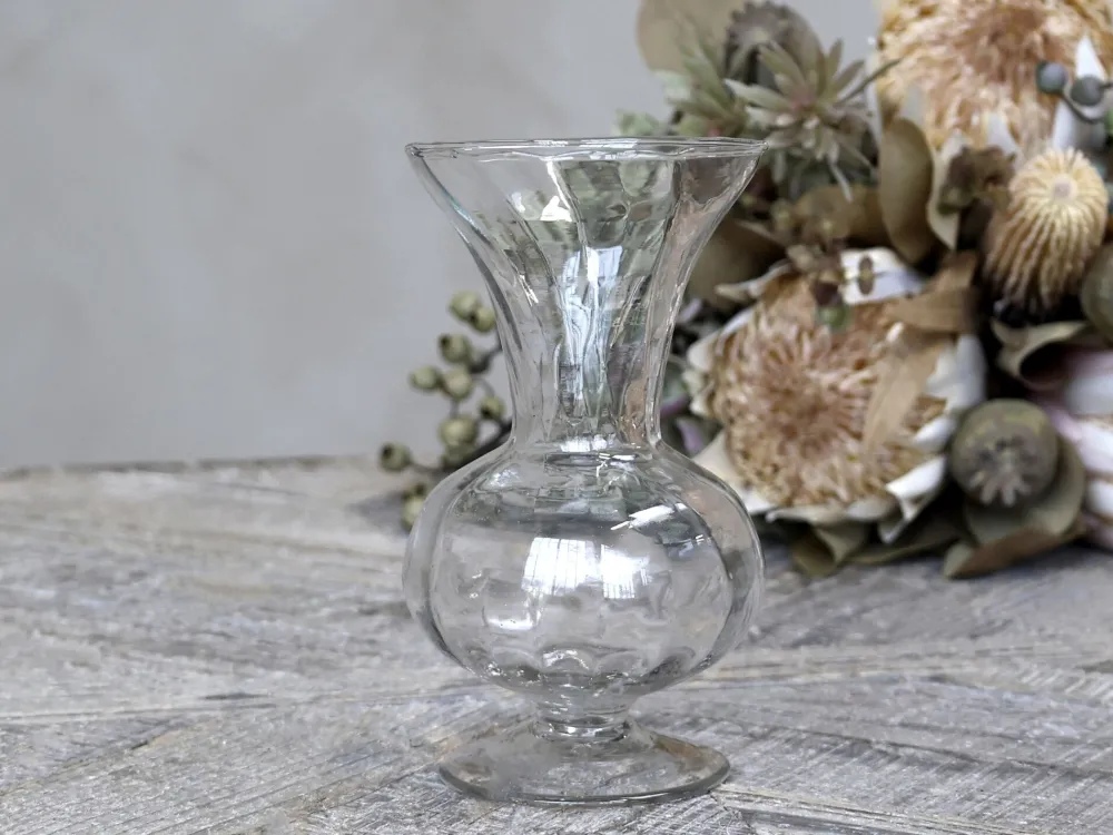 Hot Chic Antique Glasvase auf Fuß