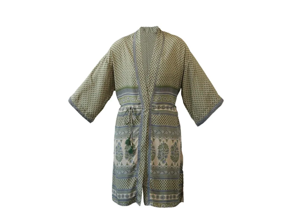 Sale Chic Antique Kimono mit Bindegürtel