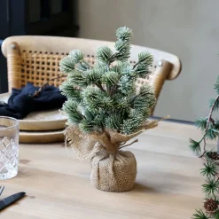 Hot Chic Antique Künstllicher Zedernbaum mit Schnee