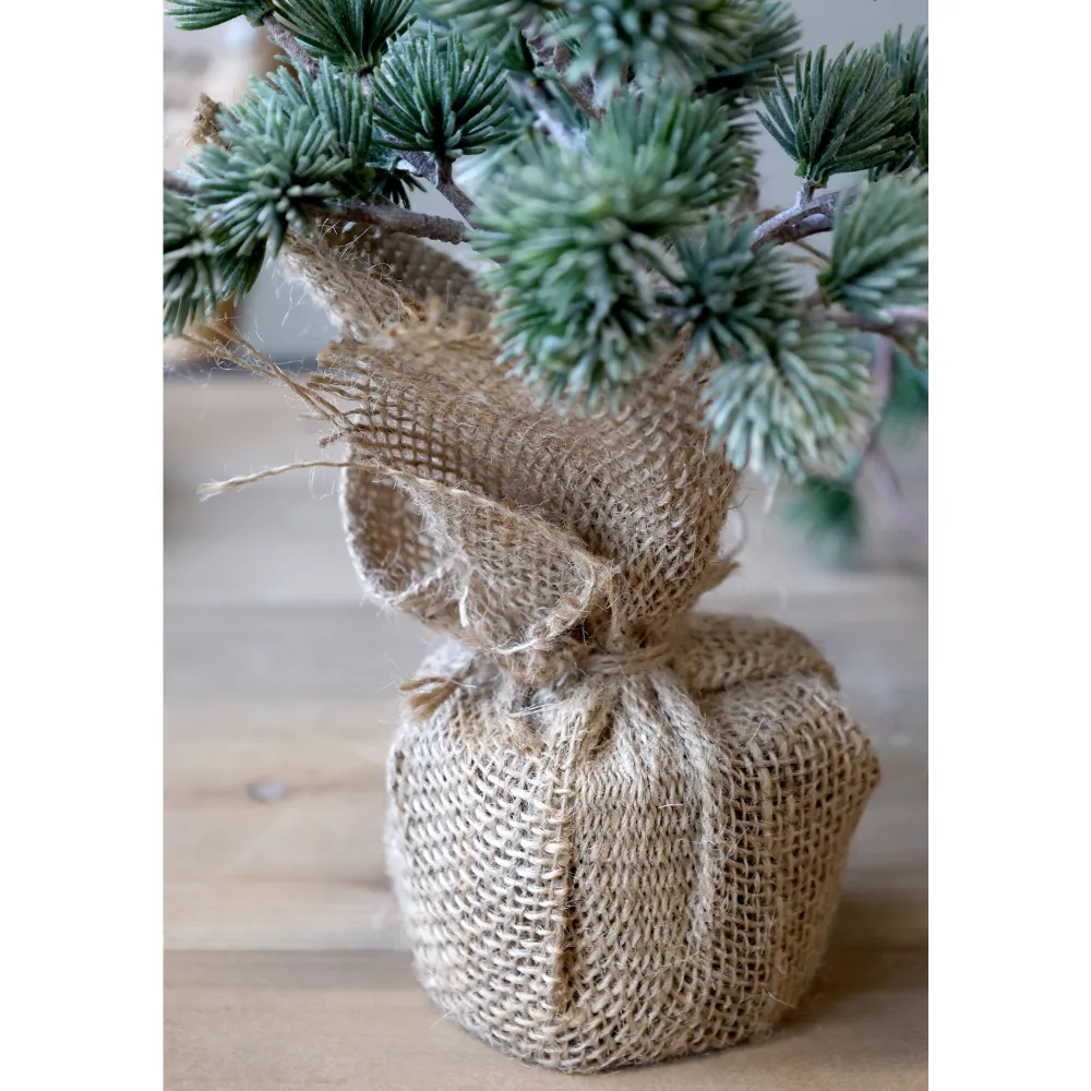 Hot Chic Antique Künstllicher Zedernbaum mit Schnee