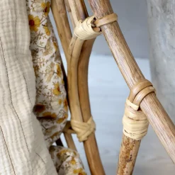 Sale Chic Antique Rattan Hängestuhl