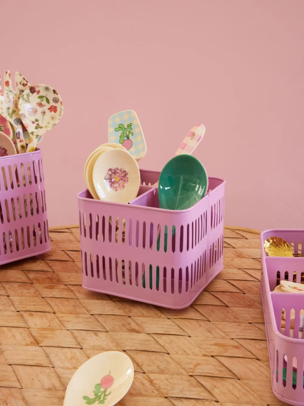 Clearance RICE Metall Korb quadratisch pink